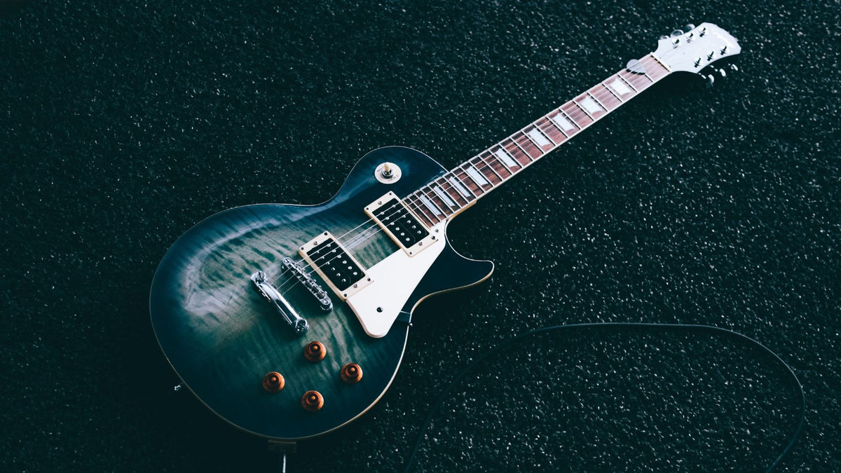 每位吉他手必备的十大吉他配件和工具