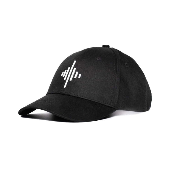 正面印有白色 Soundbrenner 标志的黑色棒球帽